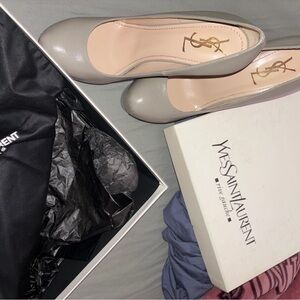 Yves Saint Laurent Elegant Gray Pumps
